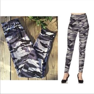 🆕 Grey Camouflage Leggings